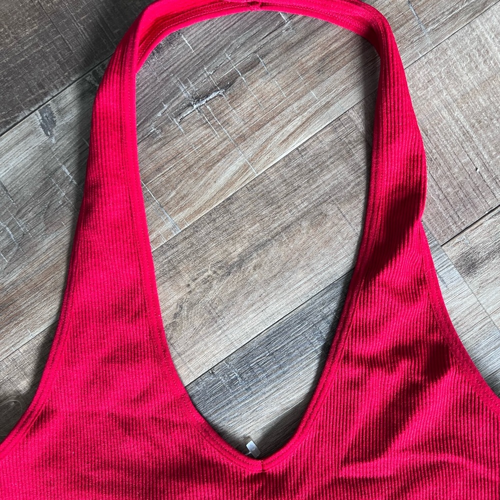 Red Ribbed halter tank - Picture 3 of 4